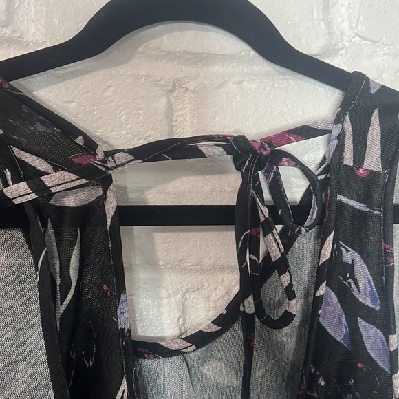 Plus Size Floral Tunic Dress 2X | Lily by Firmiana - Picture 4 of 8